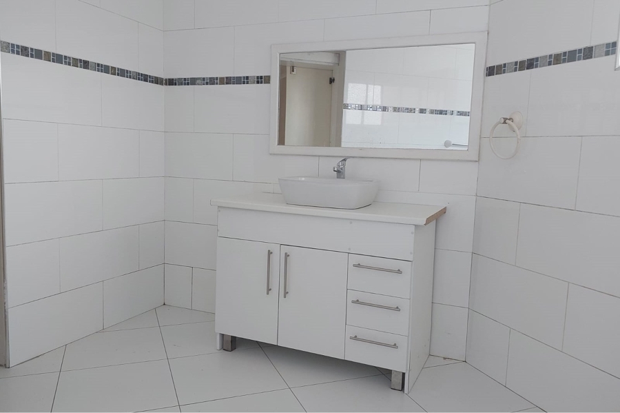 3 Bedroom Property for Sale in Uitenhage Upper Central Eastern Cape